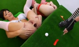 Игра в гольф, где отверстие анала, служит в качестве лунки